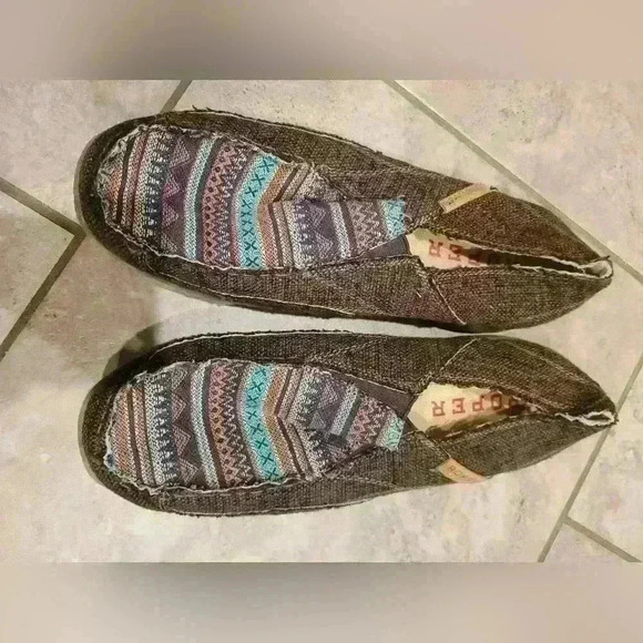 Roper Shoes - New no box Women's Roper slipon moccasin loafers w/ SW color pattern, $30, sz 8